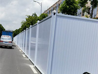 建筑工地用PVC圍擋有哪些優勢和特點？